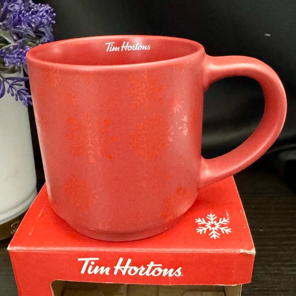 TIM HORTONS HOLIDAY SNOWFLAKE  MUG 2018 - NIB - Picture 12 of 15